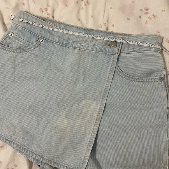 Levi’s Light Wash Jean Skort Size 26 - Picture 7 of 7